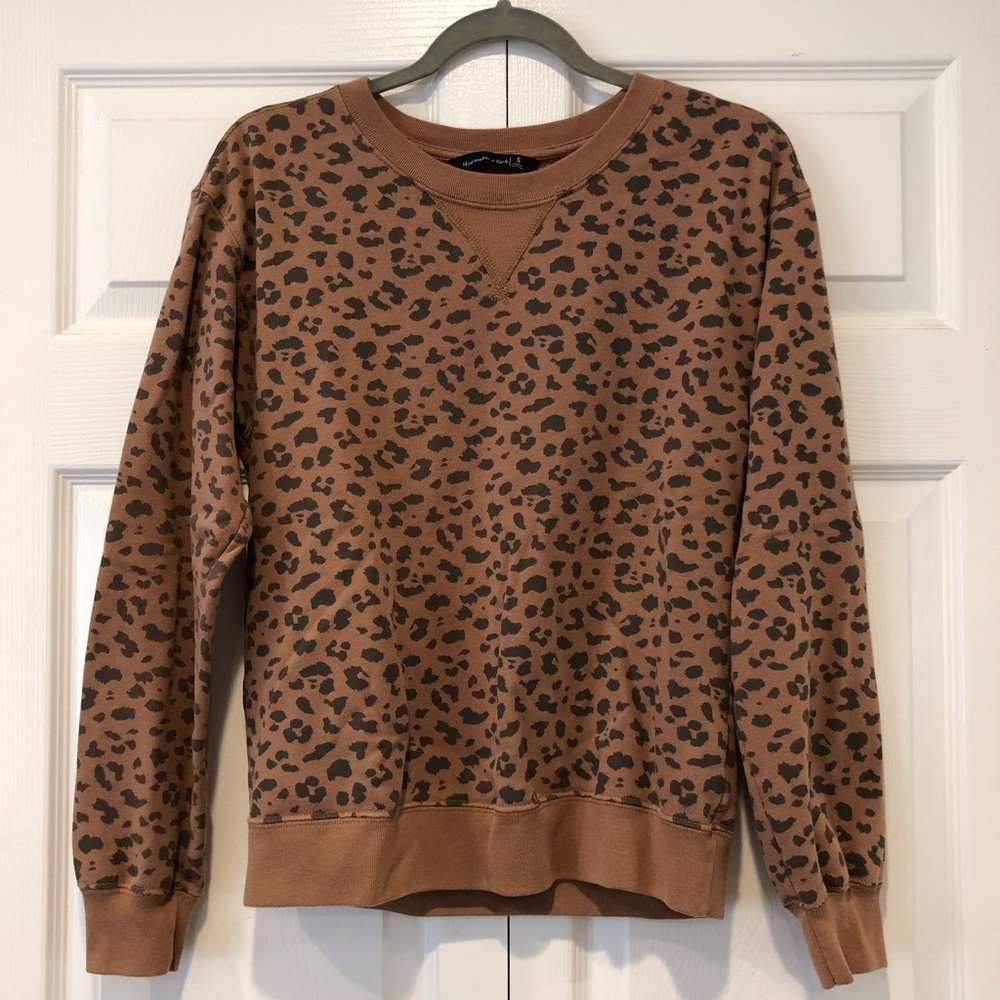 Abercrombie leopard pattern crew sweatshirt